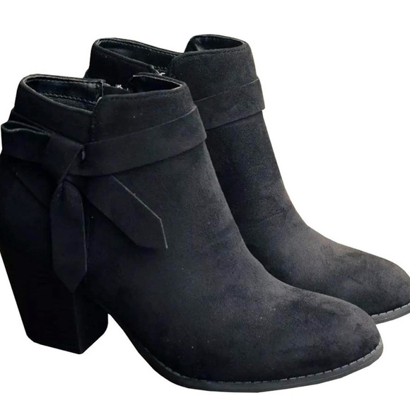 NWT Women's Tie Knot Chelsea Pump Ankle Boots Closed Toe Stacked Heel - Sz 8.5 - Picture 2 of 8